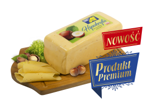Ser Hipokryta z orzechami laskowymi blok  ok 3,2 kg  ( 41,90 zł/kg)